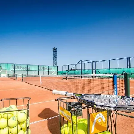 Studio в апарт-отеле Holiday Fort Golf Club Апартамент *