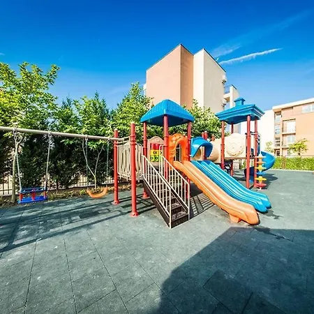 Studio в апарт-отеле Holiday Fort Golf Club Апартамент Слънчев бряг